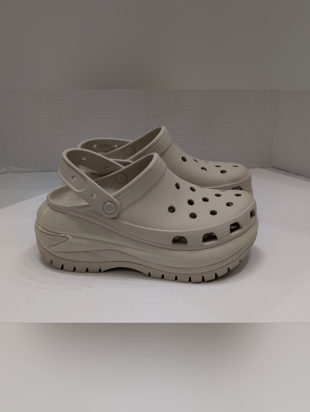 Crocs Women's 9 Classic Mega Crush Clogs Platform Sandals Bone White